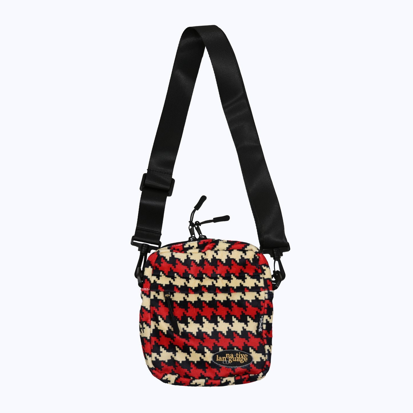 houndstooth velour crossbody bag in cream/crimson (black)