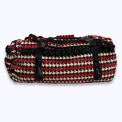 houndstooth velour duffel bag backpack in cream/crimson (black)
